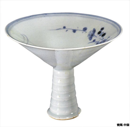 元青花月影梅纹高足杯，现藏于河北省文物保护中心