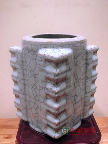 叶宏明大师官窑作品-官窑琮式瓶.