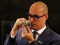 [图文]刘益谦以2.8亿港元价格拍下明成化斗彩鸡缸杯