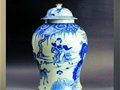 陶瓷上的图案“清明时节 游兴正浓”