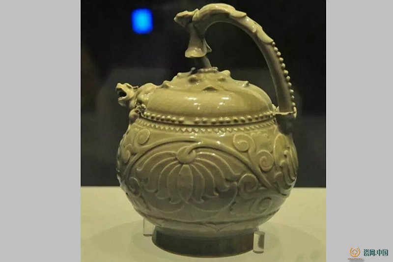 在陕西省历史博物馆里,有一件造型非常奇特的壶,它总能吸引参观者的