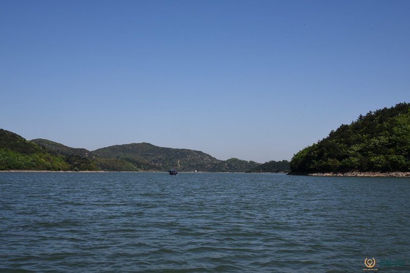青瓷青色与越地文化